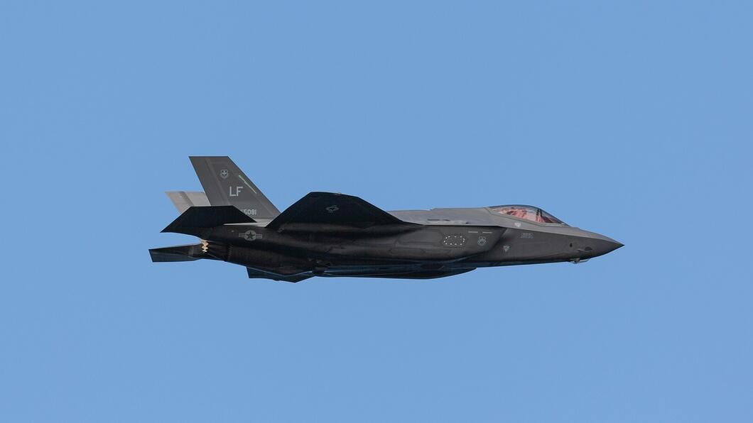 f35