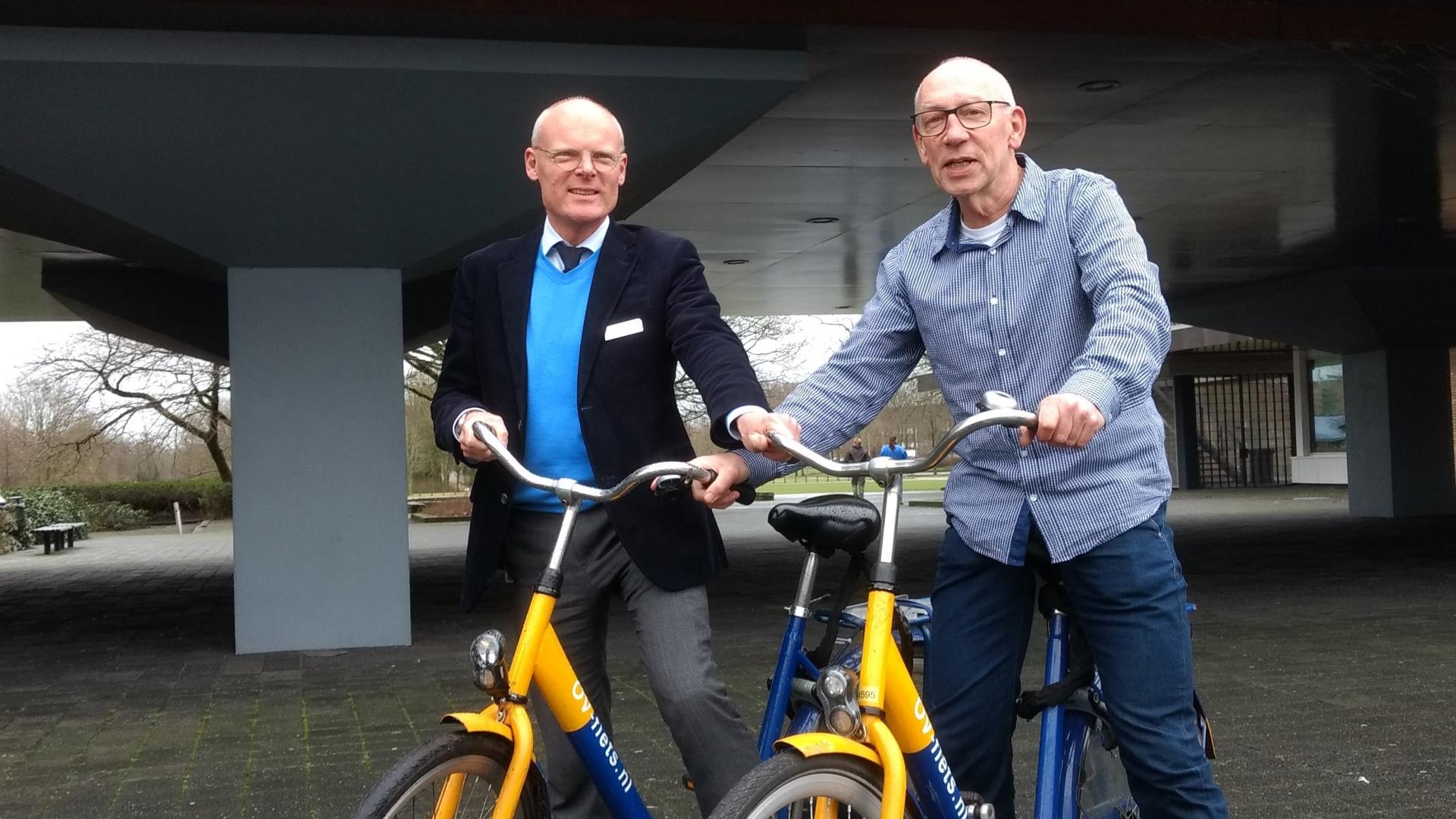 fiets Hans Nooter Pvda en Kees Slingerland GL